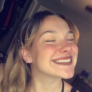 Meet your Posher, Abby